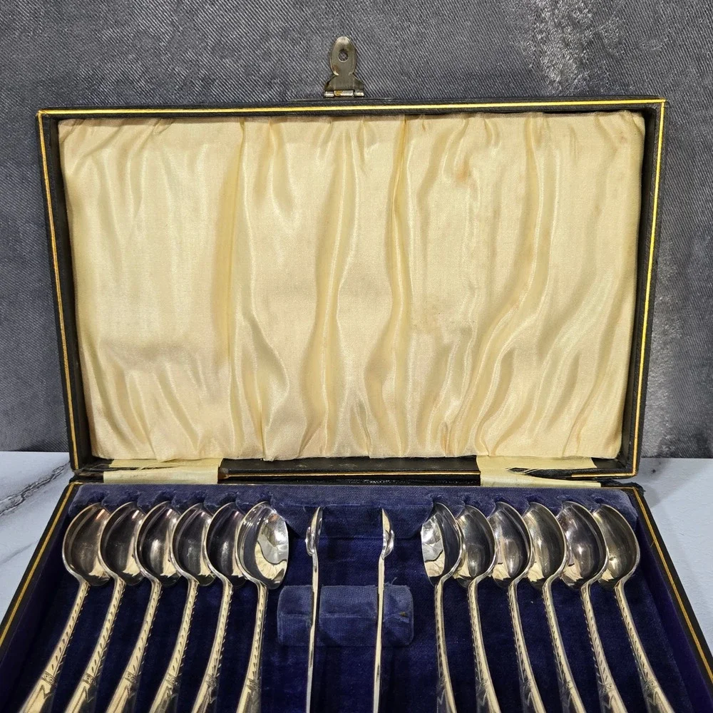 HAMILTON LAIDLAW Victorian Cased Teaspoon Sugar Tong Set 13 Pc Silver Plate